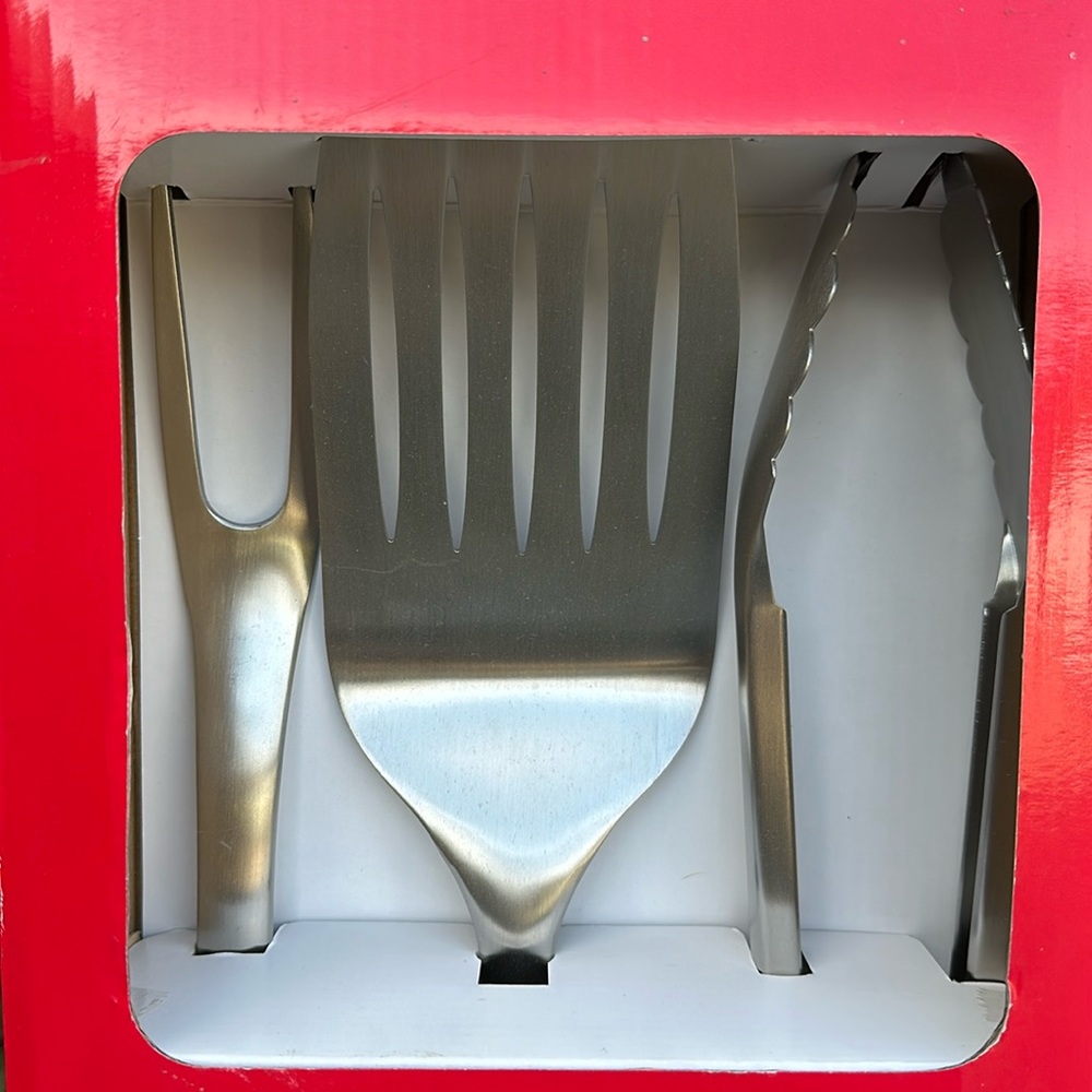 Three piece grill kit - NWOT